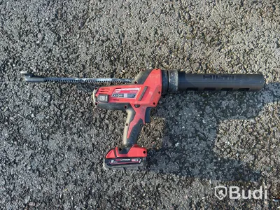 3 Milwaukee tools