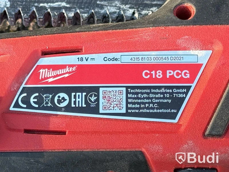 3 Milwaukee tools