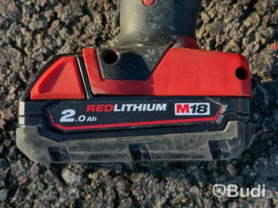3 Milwaukee tools