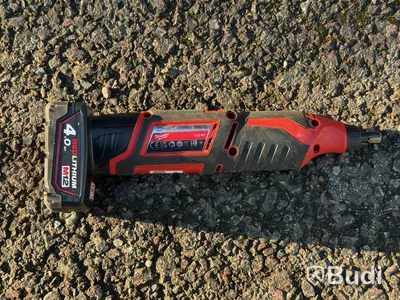 3 Milwaukee tools