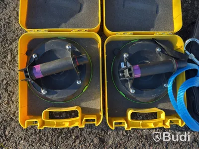2 Roca vacuum lifters & fall protection equipment