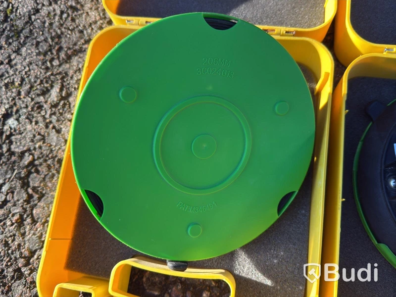 2 Roca vacuum lifters & fall protection equipment