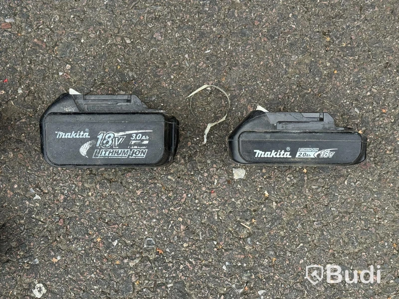 Makita work lights & batteries | 12 items