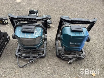 Makita work lights & batteries | 12 items