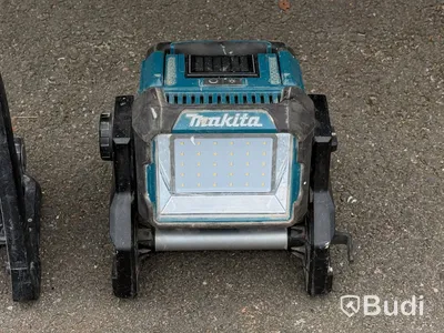 Makita work lights & batteries | 12 items