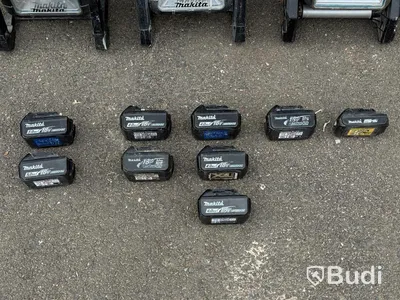 Makita work lights & batteries | 12 items