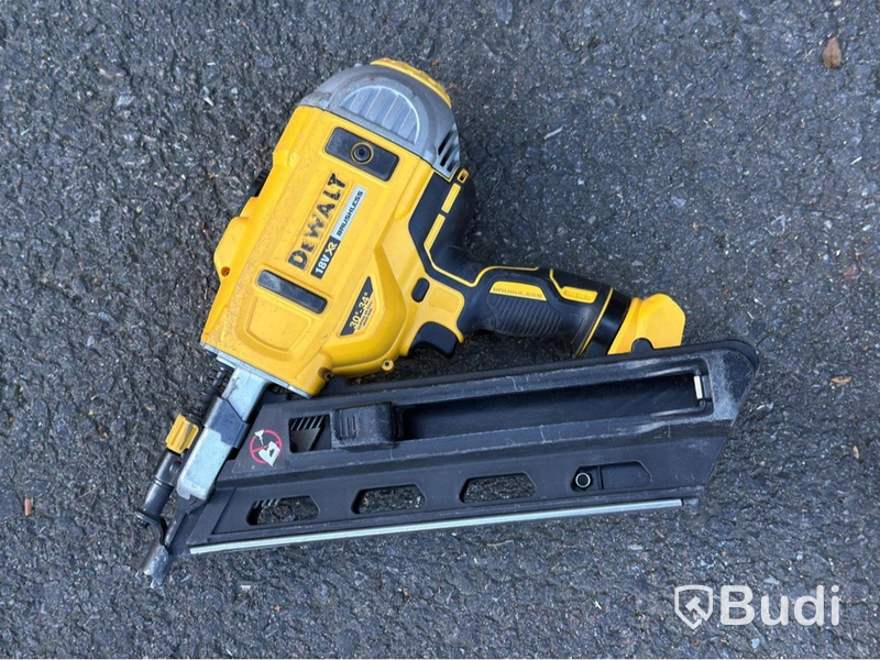 DeWalt DCN692 framing nailer & DCN660 brad nailer