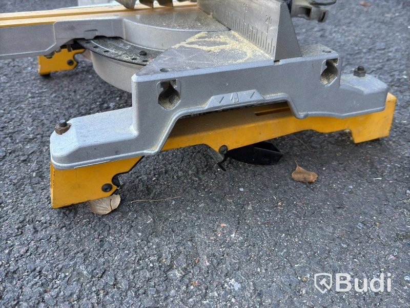 Kap- & gersåg DeWalt DWS777