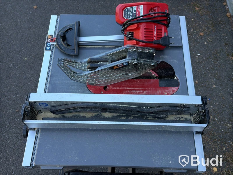 Cordless Table Saw Milwaukee M18 FTS210