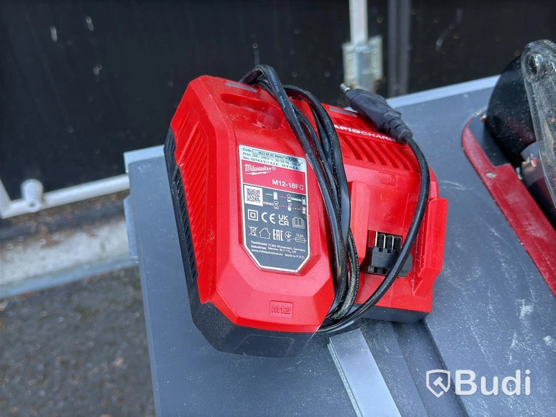 Cordless Table Saw Milwaukee M18 FTS210