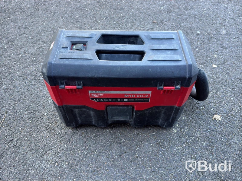Milwaukee M18 VC-2 Battery-Powered Vacuum Cleaner