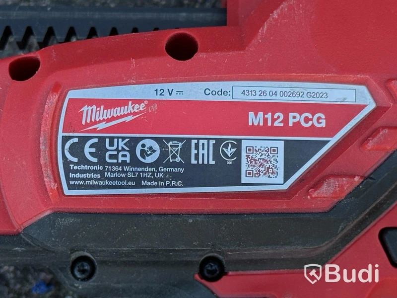 Fogpistol Milwaukee M12 med laddare och 2 batterier