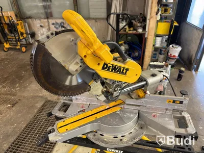Kap- och geringssåg DeWalt DWS780-QS, med stativ