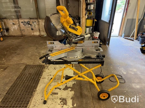 Kap- och geringssåg DeWalt DWS780-QS, med stativ