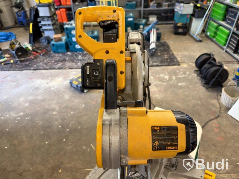 Mitre saw DeWalt DW717XPS-QS, 1675 W