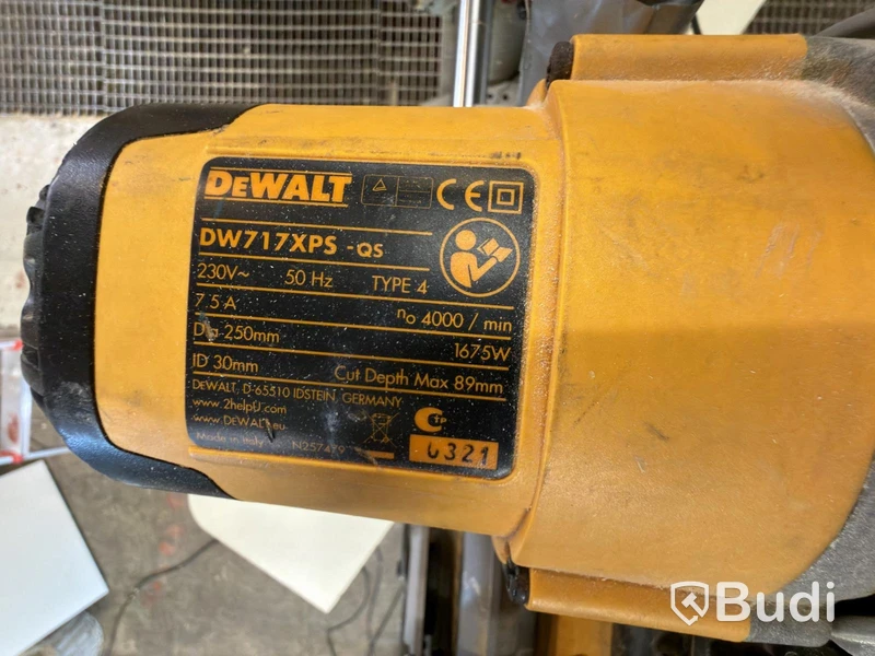Mitre saw DeWalt DW717XPS-QS, 1675 W