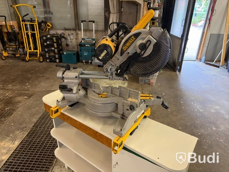Kap-/gersåg DeWalt DW717XPS-QS, 1675 W