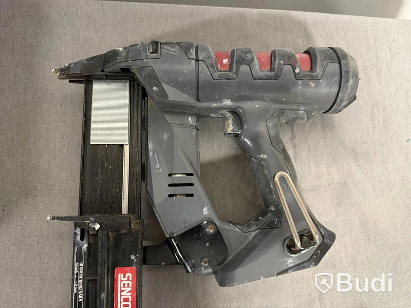Spikpistol Senco F-18, 18 V, med batteri och laddare
