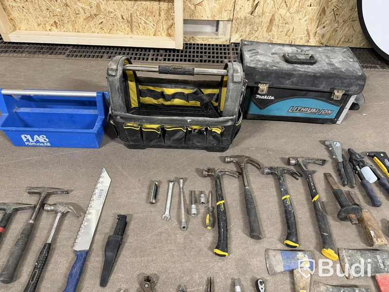 Lot of assorted hand tools