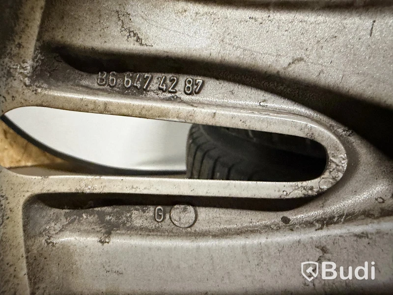 Hjulset Mercedes, 235/55 R18, dubbade vinterdäck