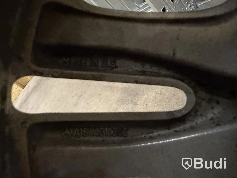Hjulset Mercedes, 235/55 R18, dubbade vinterdäck