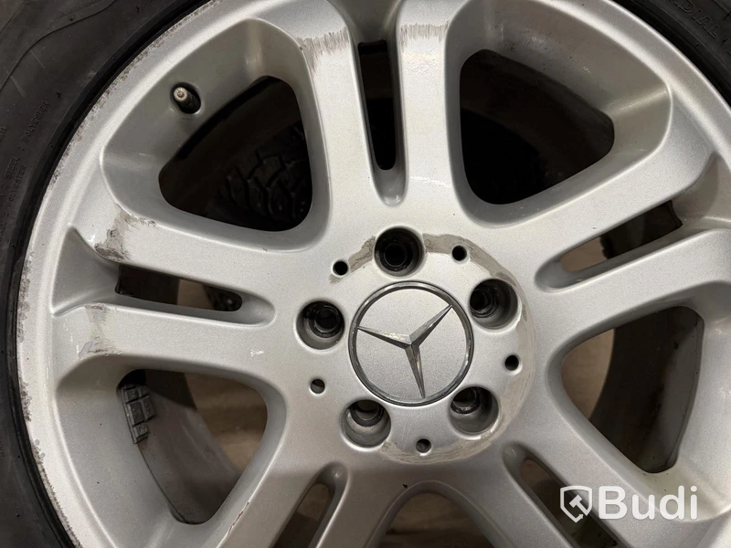 Hjulset Mercedes, 235/55 R18, dubbade vinterdäck