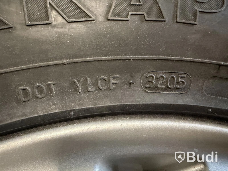 Hjulset Mercedes, 235/55 R18, dubbade vinterdäck