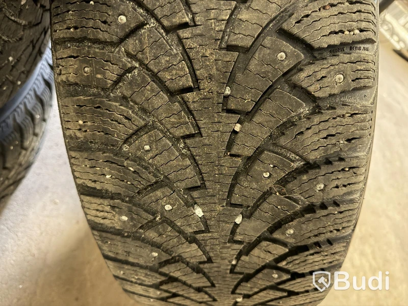 Hjulset Mercedes, 235/55 R18, dubbade vinterdäck
