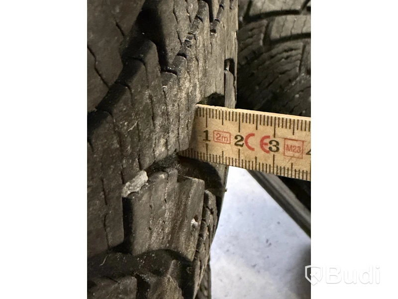 Hjulset Mercedes, 235/55 R18, dubbade vinterdäck