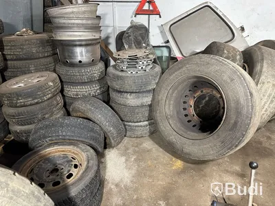 Diverse däck i olika storlekar