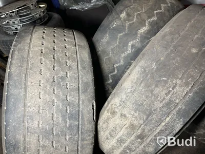 Diverse däck i olika storlekar