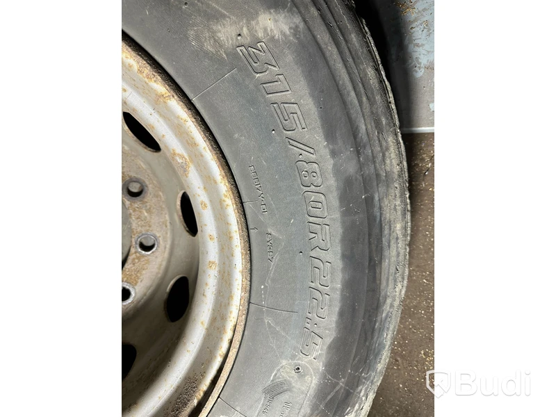 Diverse däck i olika storlekar