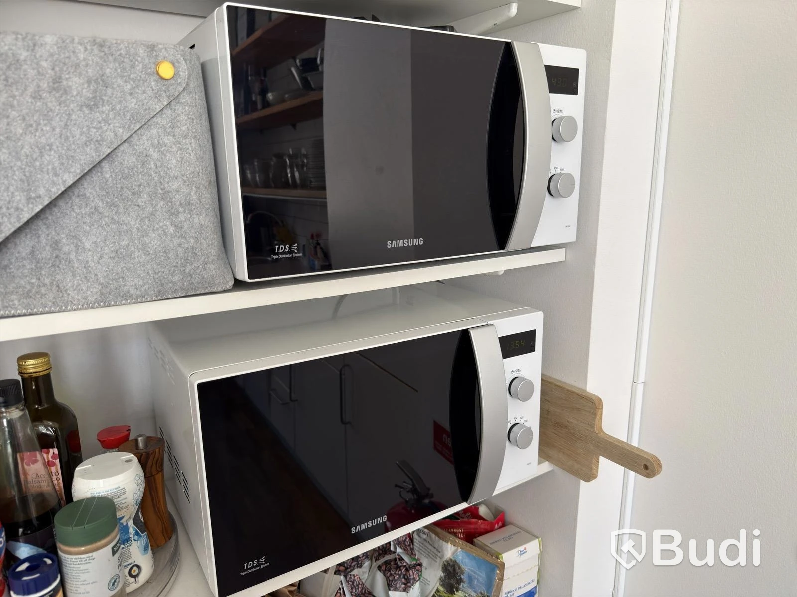 2 Samsung ME82V microwave ovens