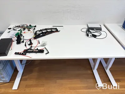 Höj och sänkbart skrivbord Timotion inkl. kontorsstol Global