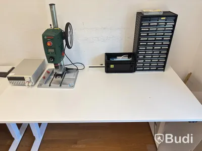 Höj och sänkbart skrivbord TiMotion inkl. kontorsstol Kinnarps
