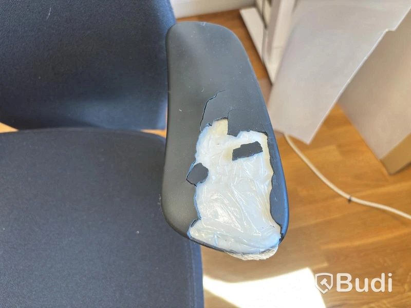 Höj och sänkbart skrivbord TiMotion inkl. kontorsstol Kinnarps