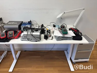 Skrivbord inkl. kontorsstol och hurts