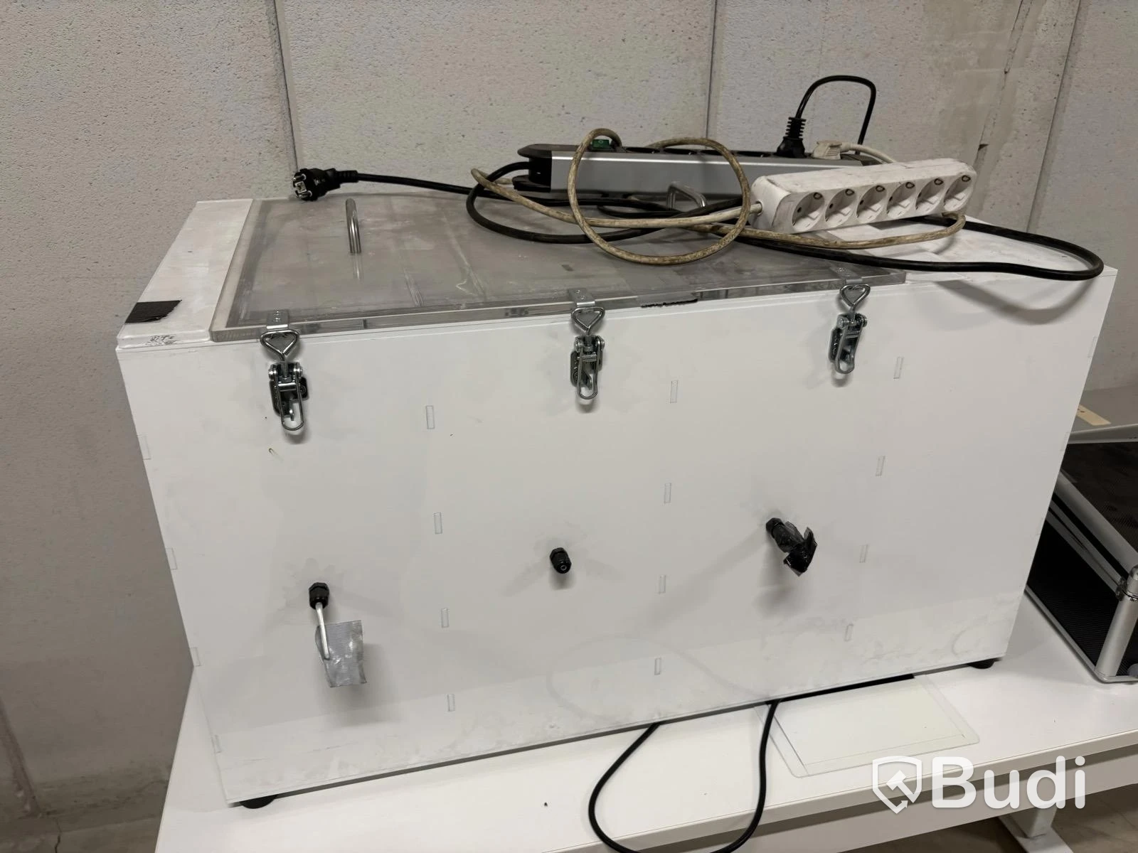 Humidity chamber