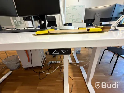 Office workstation with height-adjustable desk, Kinnarps chair, Vitra pedestal, 2 Dell monitors