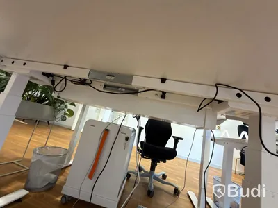 Office workstation with height-adjustable desk, Kinnarps chair, Vitra pedestal, 2 Dell monitors