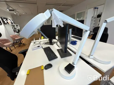 Office workstation with height-adjustable desk, Kinnarps chair, Vitra pedestal, 2 Dell monitors