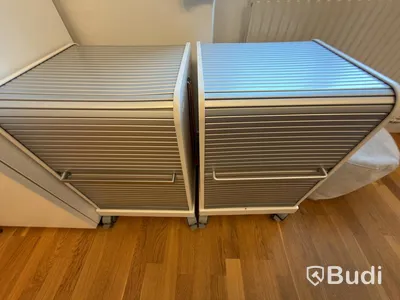 Skåp och 2 st hurtsar Vitra