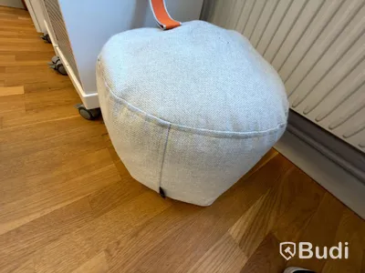 Skåp och 2 st hurtsar Vitra