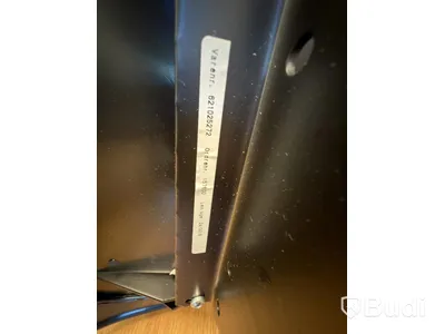 Kontorsplats med höj skrivbord 2 st små stolar höjbara