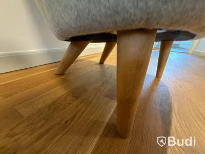 2 fåtöljer Tom Dixon "Wingback Micro Chair" och bord