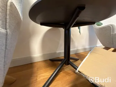 2 fåtöljer Tom Dixon "Wingback Micro Chair" och bord