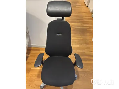 Office workstation with height-adjustable desk, Kinnarps chair, 2 Dell monitors