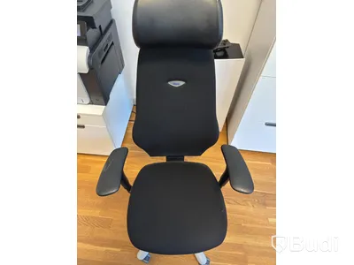 Workstation with height-adjustable desk, Kinnarps chair, 2 monitors and drawer unit