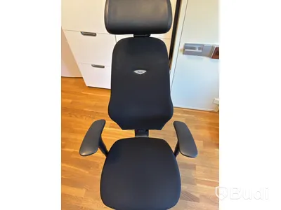 Office workstation with height-adjustable desk, Kinnarps chair, 2 Dell monitors