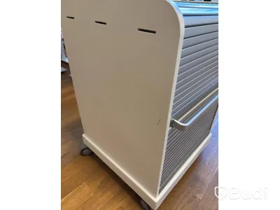 Office workstation with height-adjustable desk, Kinnarps chair, 1 Dell monitor